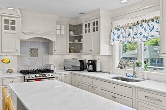 33 Oceanside Dr in Scituate, MA - Building Photo - Building Photo