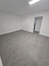 7825 Crespi Blvd in Miami Beach, FL - Building Photo - Building Photo