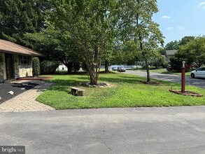 123 Pearl Dr in Southampton, PA - Building Photo - Building Photo