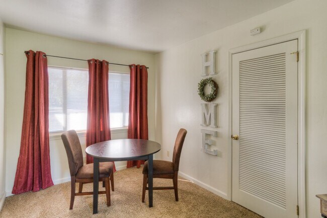 2830 North Ave in Chico, CA - Building Photo - Building Photo