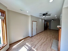 5333 S Calumet Ave-Unit -2 in Chicago, IL - Building Photo - Building Photo