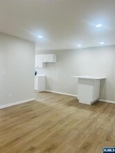 34 Wisse St, Unit 18 in Lodi, NJ - Foto de edificio - Building Photo