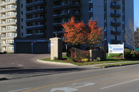 Wilson Place I in Kitchener, ON - Building Photo - Building Photo