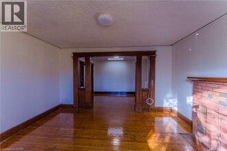 1369 Main St E in Hamilton, ON - Building Photo - Building Photo