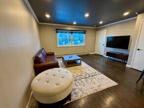 205 Zabriskie St in Jersey City, NJ - Building Photo - Building Photo