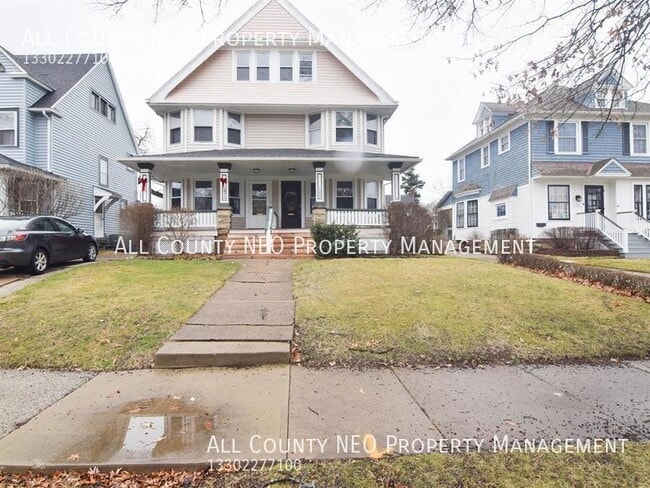 property at 1222 W Clifton Blvd
