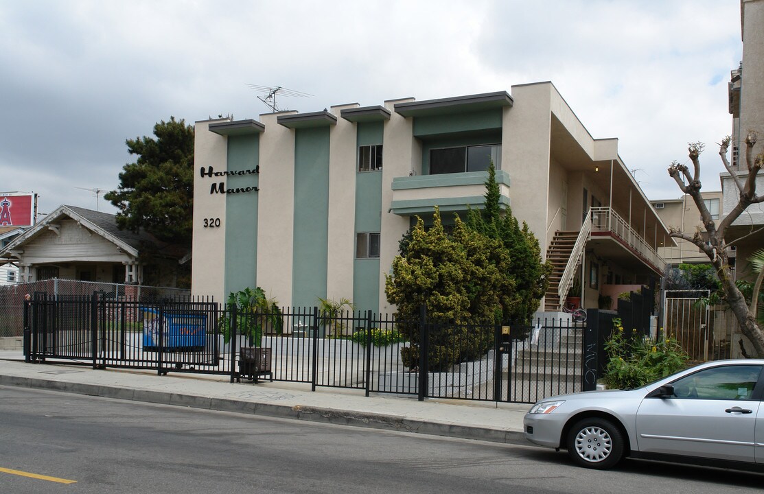 Harvard Manor in Los Angeles, CA - Building Photo