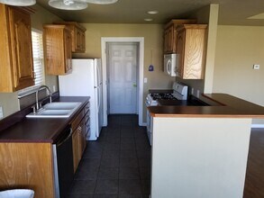 2306 N Benjamin St in Stillwater, OK - Foto de edificio - Building Photo