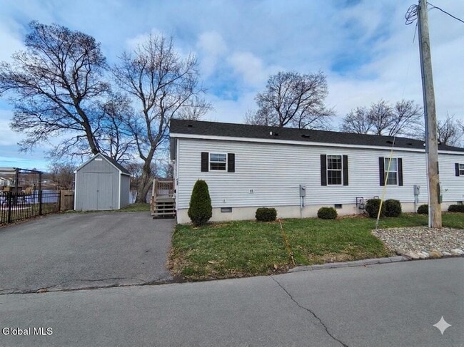 589 1st Ave in Troy, NY - Building Photo - Building Photo