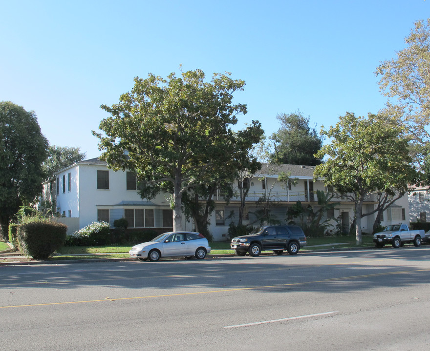 830 E Carson St in Long Beach, CA - Building Photo