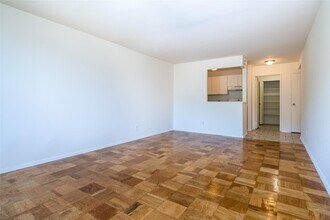 125 Lake St-Unit -12-L North in Harrison, NY - Foto de edificio - Building Photo