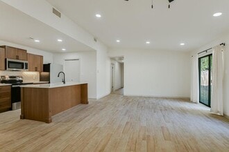 8415 Fathom Cir in Austin, TX - Building Photo - Building Photo