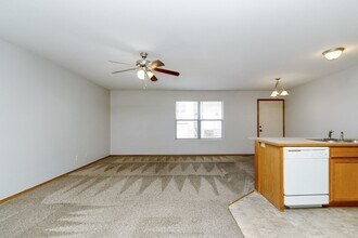 1128 Country Club Ln in Junction City, KS - Building Photo - Building Photo