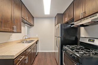 Kendallwood Apartments in Whittier, CA - Building Photo - Building Photo