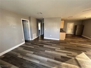 8422 Robin Rd in Ft. Myers, FL - Building Photo - Building Photo