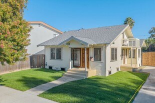 744 Gladys Ave in Long Beach, CA - Building Photo