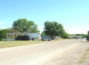 Yellow Rose Estates in Brownwood, TX - Building Photo - Building Photo