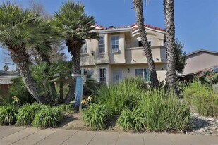 Pacific Beach in San Diego, CA - Building Photo