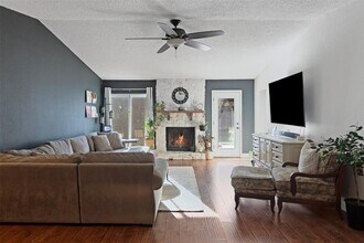 3909 Holt Dr in Austin, TX - Building Photo - Building Photo