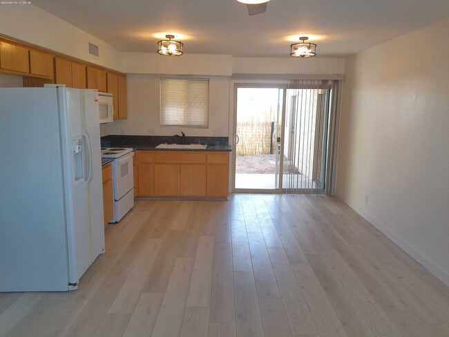 1235 Pawnee Dr in Lake Havasu City, AZ - Building Photo - Building Photo