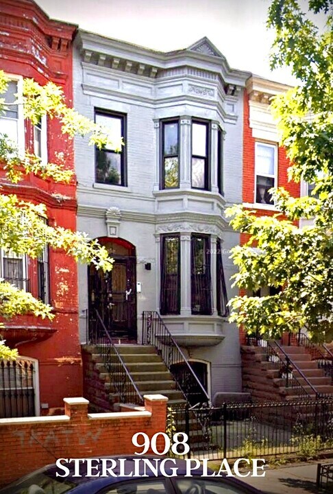 908 Sterling Pl in Brooklyn, NY - Foto de edificio
