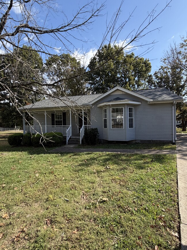 property at 304 Clearlake Ct