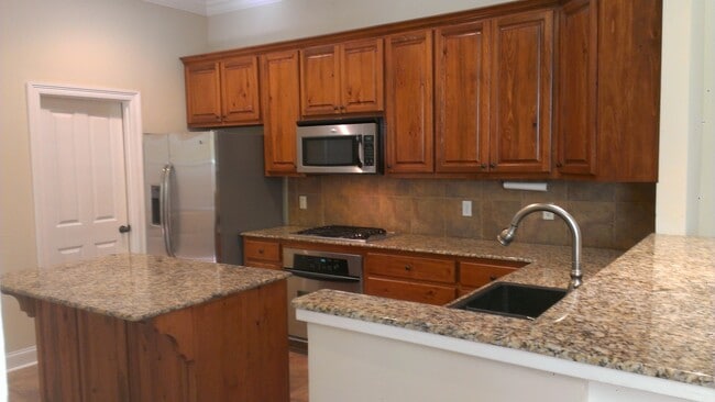 5908 Stumberg Ln in Baton Rouge, LA - Building Photo - Building Photo