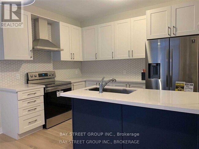 1095 Azalea Ave in Pickering, ON - Building Photo - Building Photo