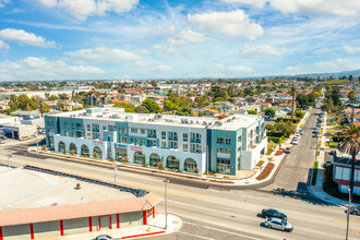 78 West Apartments in Torrance, CA - Foto de edificio - Building Photo