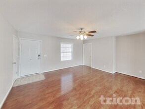 1621 Robert Rd in Columbia, TN - Foto de edificio - Building Photo