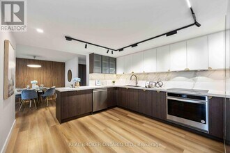 10-810 Tangreen Ct in Toronto, ON - Building Photo - Building Photo