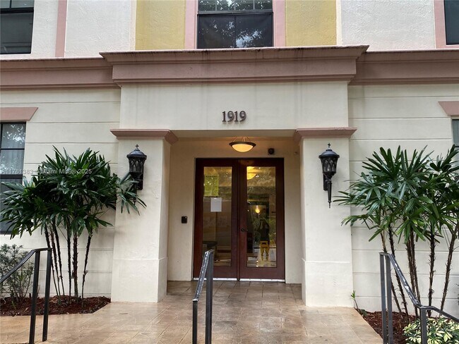 property at 1919 Van Buren St