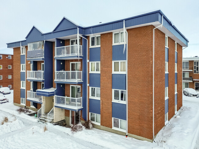 1025 De Chauvigny St in Québec, QC - Building Photo - Primary Photo