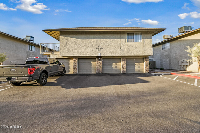 8543 E Belleview St in Scottsdale, AZ - Foto de edificio - Building Photo