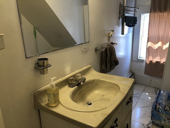 71 Boylston St, Unit 2 in Brookline, MA - Building Photo - Building Photo