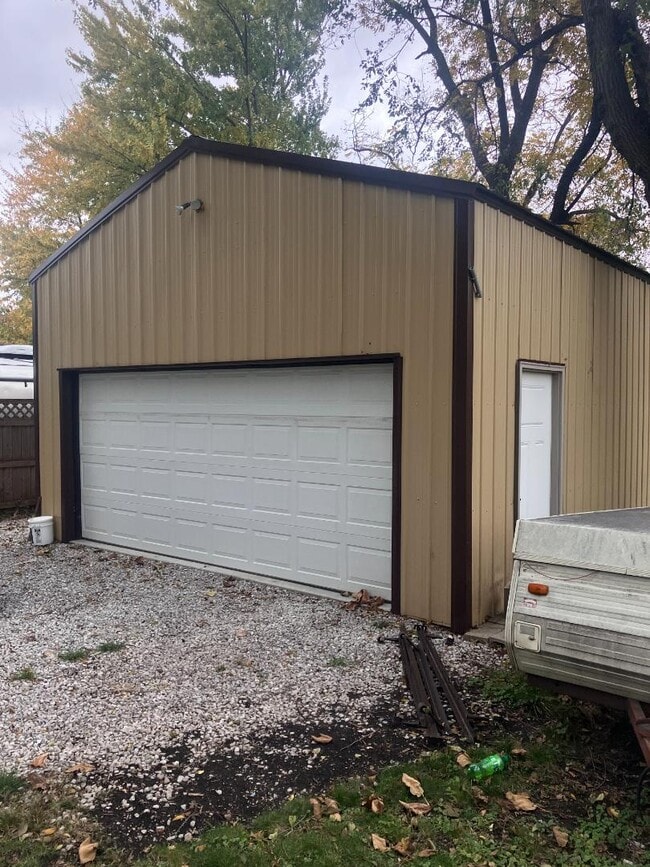 327 Elm Ave in Story City, IA - Building Photo - Building Photo