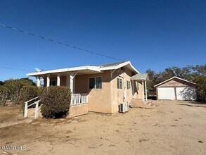 43228 6th St E in Lancaster, CA - Foto de edificio - Building Photo