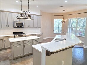 511 Crowned Eagle Ct in Valrico, FL - Building Photo - Building Photo