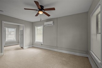 826 3rd Ave N in Texas City, TX - Building Photo - Building Photo