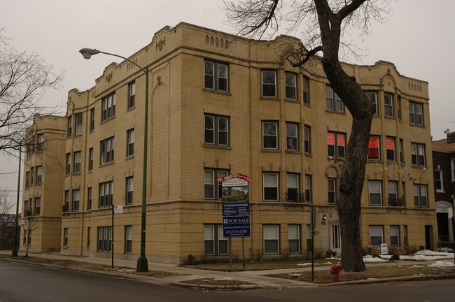 6200-6204 N Claremont Ave in Chicago, IL - Building Photo - Building Photo