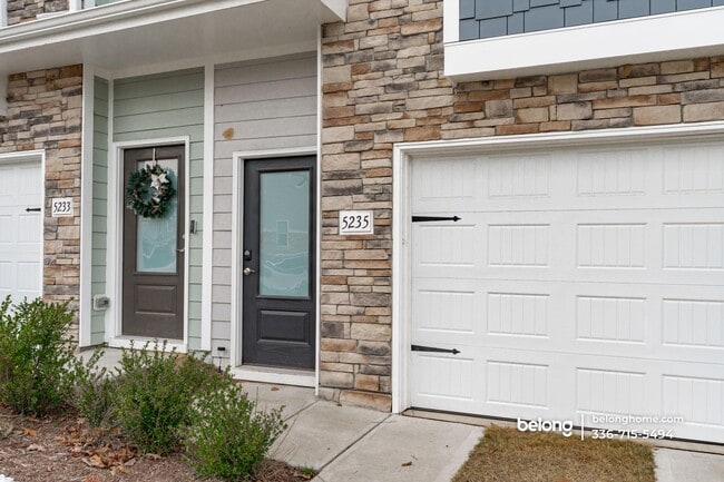 5235 Deep Channel Dr in Raleigh, NC - Building Photo - Building Photo