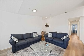 3607 E Bay Dr in Holmes Beach, FL - Building Photo - Building Photo