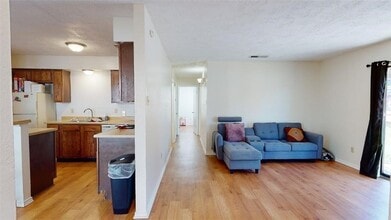 1005 Spring Loop, Unit D in College Station, TX - Building Photo - Building Photo