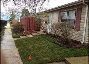 1950 Hancock Dr in Hoffman Estates, IL - Building Photo - Building Photo