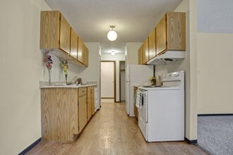 Kingsmere in Saskatoon, SK - Building Photo - Building Photo