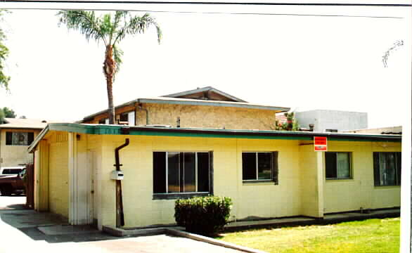 1608-1612 W Harbert St in West Covina, CA - Building Photo