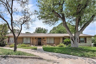7527 Quail Run Dr in San Antonio, TX - Building Photo - Building Photo