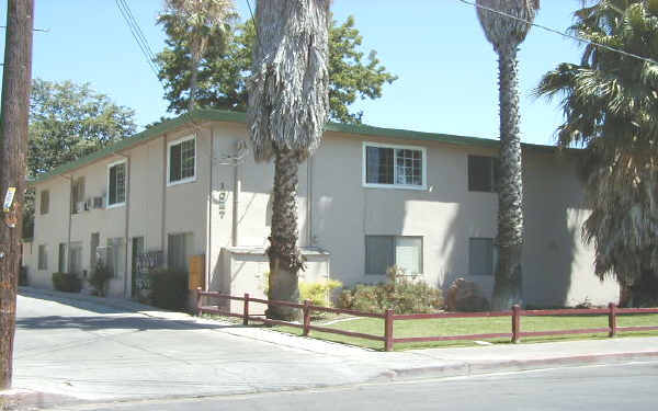 1027 Elliot St in Woodland, CA - Building Photo