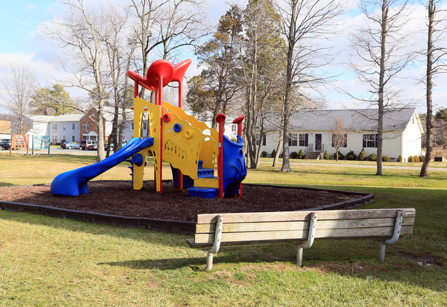 Brittany Bay Apartments in Rock Hall, MD - Building Photo - Building Photo