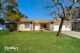 1075 Shaffer Trail in Oviedo, FL - Building Photo